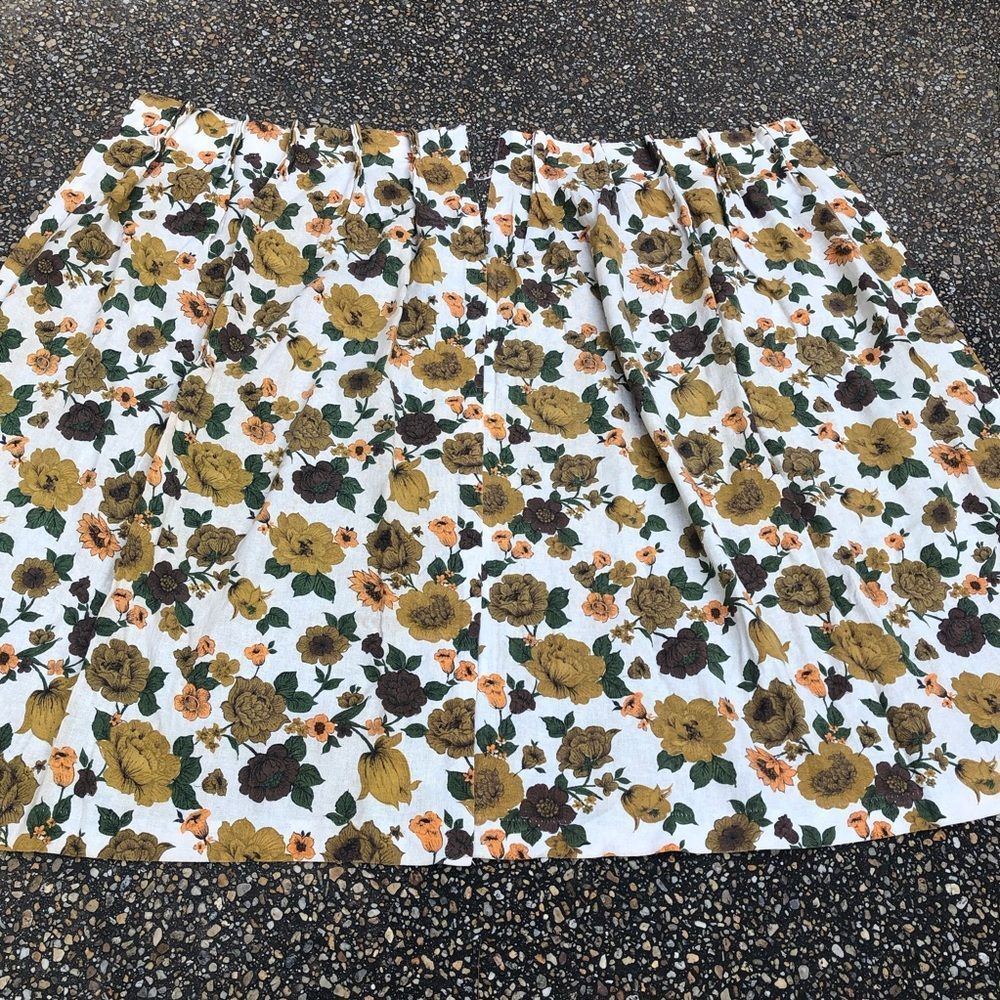 Vintage pair of 1970’s barkcloth brown and gold floral cafe curtains retro